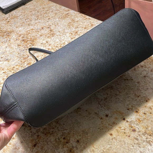 Michael Kors Large Saffiano handbag - Picture 9 of 10